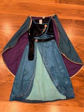 Disney deluxe frozen Anna costume
